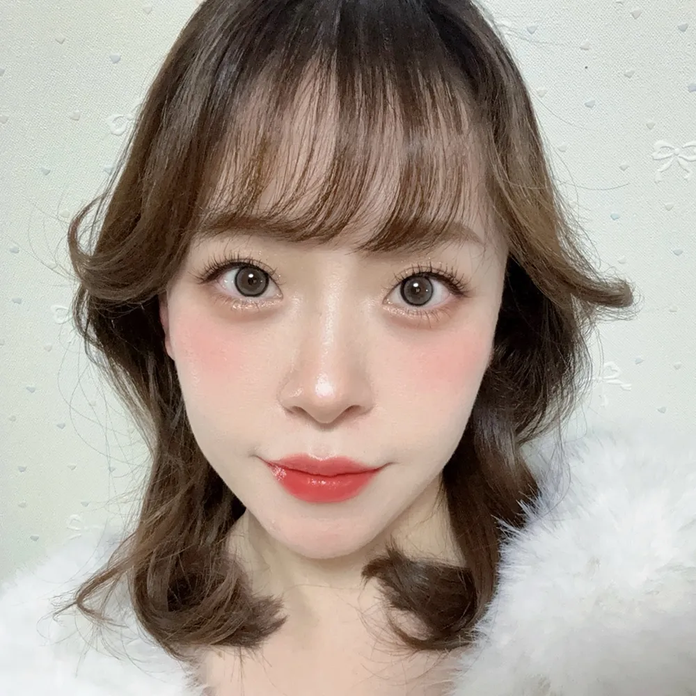 ReVIA 1day COLOR(レヴィア ワンデー カラー)：スティルレイ着用