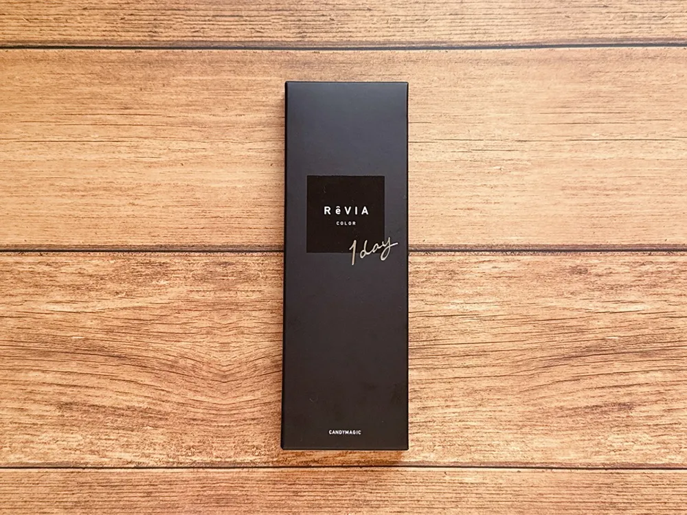 ReVIA 1day COLOR パッケージ