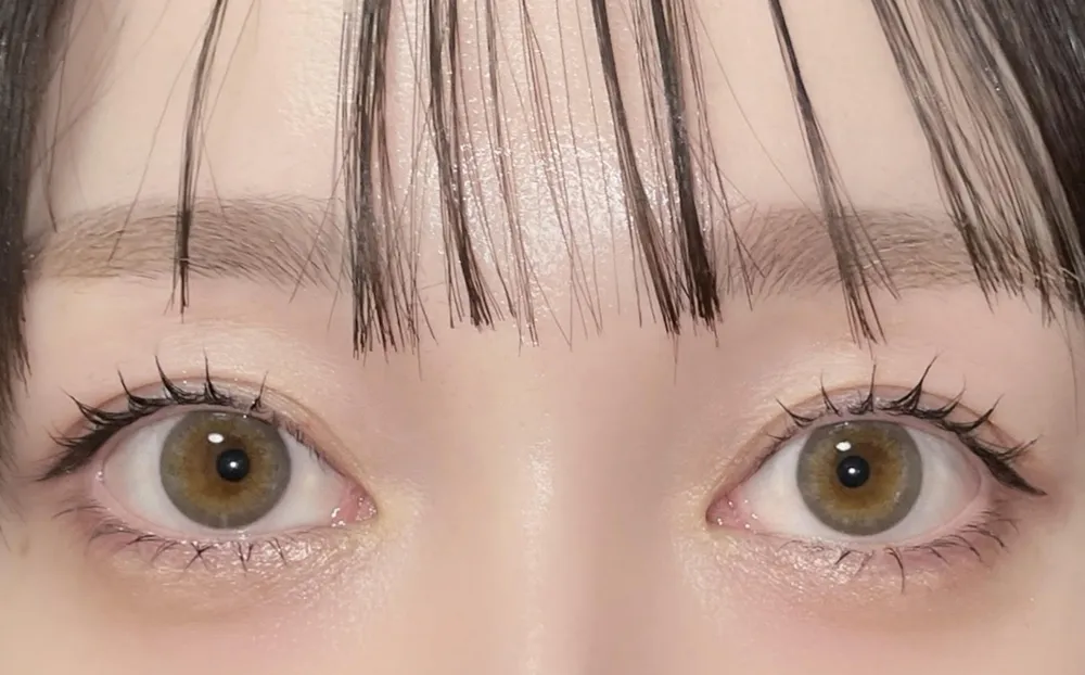 ReVIA 1day COLOR /ミストアイリス着用時
