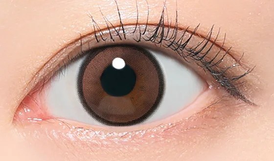 フルフル ワンデー アマネブラウン着用画像